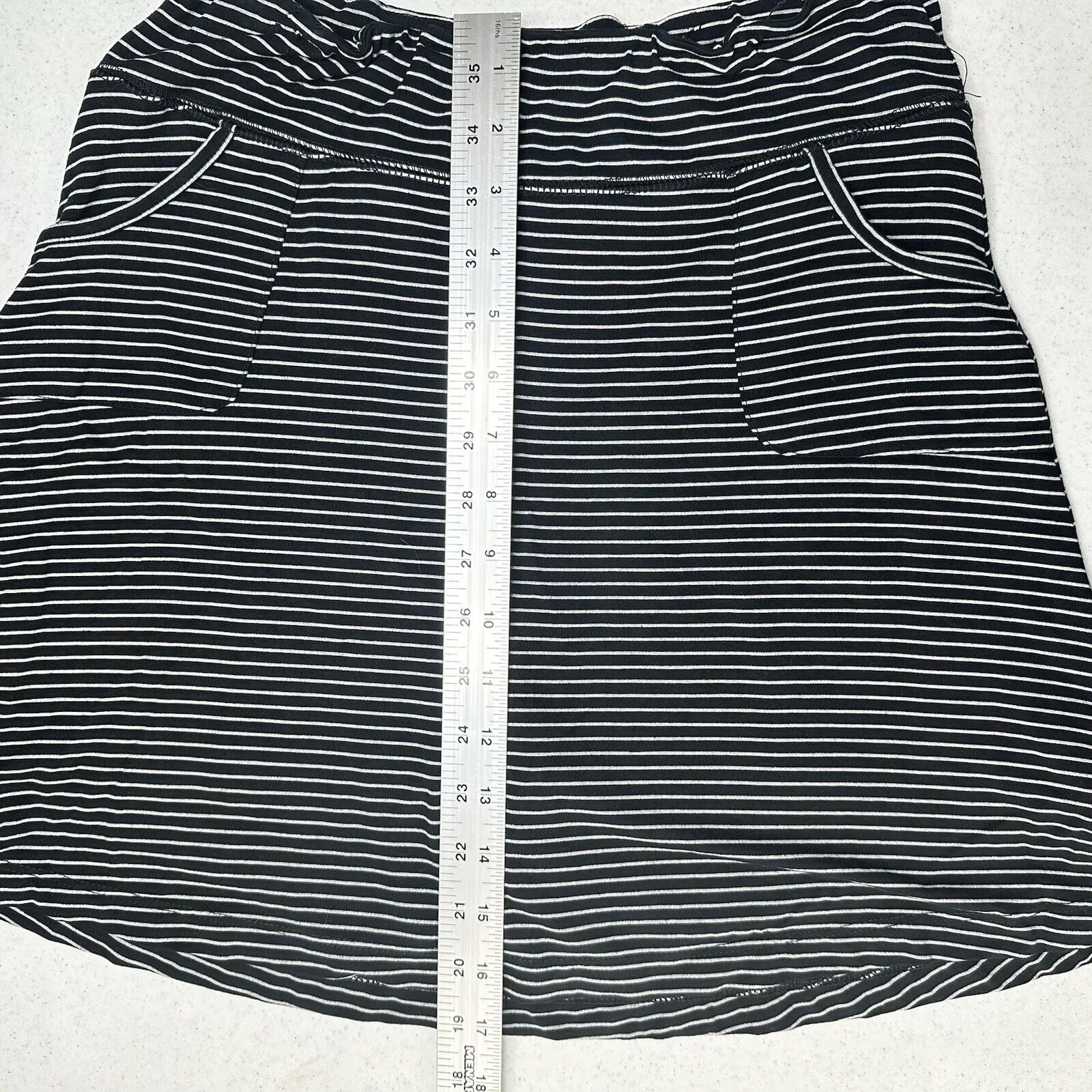 Fresh Produce Skort Womens Small Black White Stripes Preppy Skirt/Shorts *Flaw