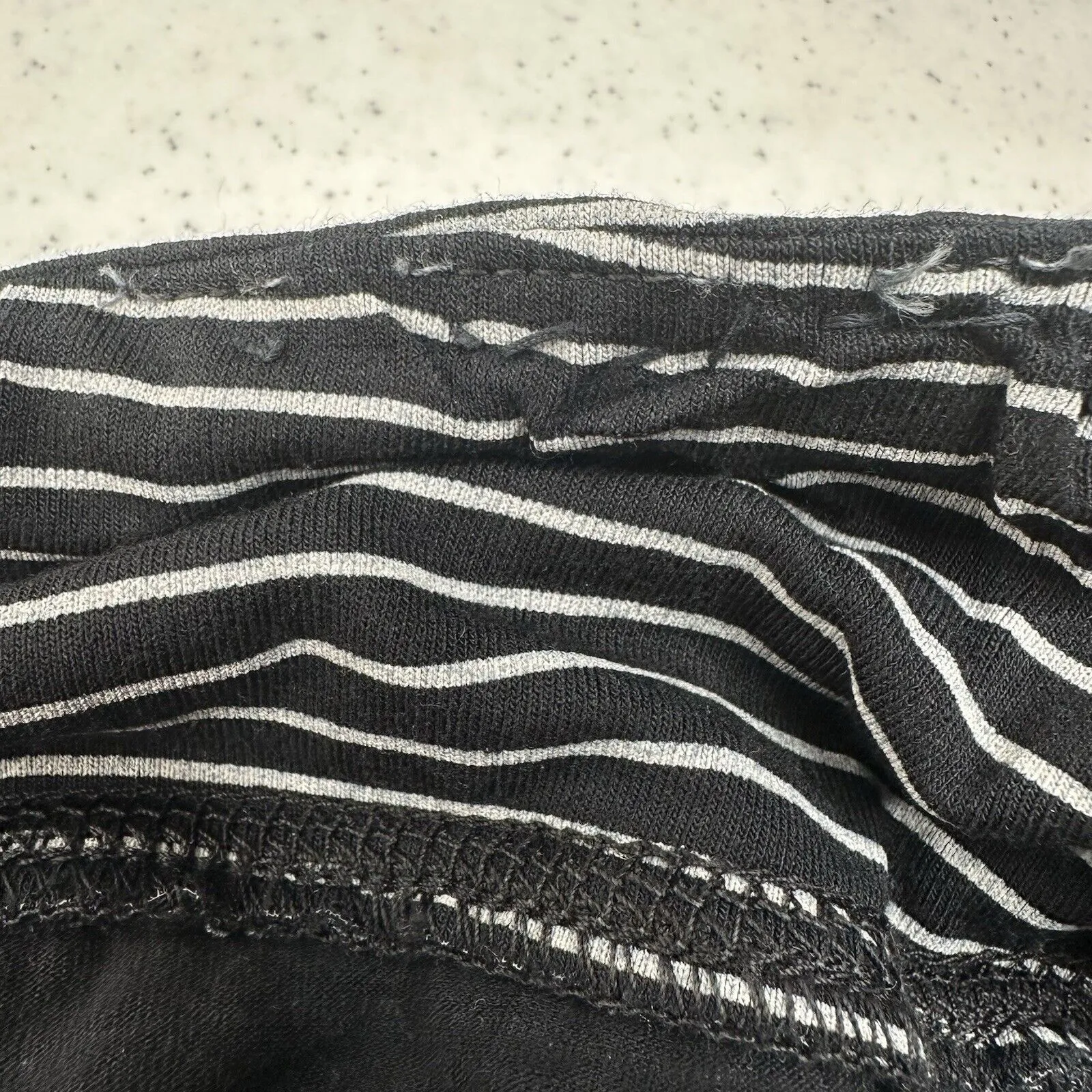 Fresh Produce Skort Womens Small Black White Stripes Preppy Skirt/Shorts *Flaw