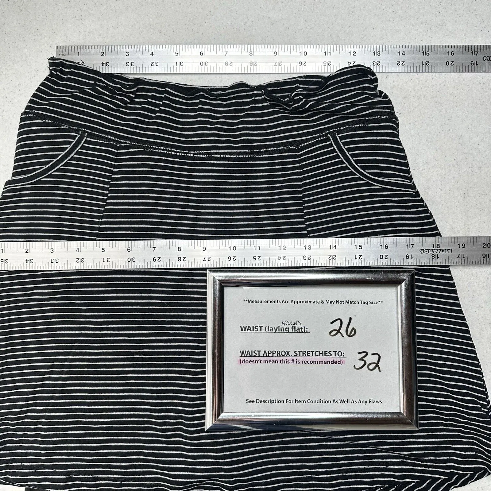 Fresh Produce Skort Womens Small Black White Stripes Preppy Skirt/Shorts *Flaw