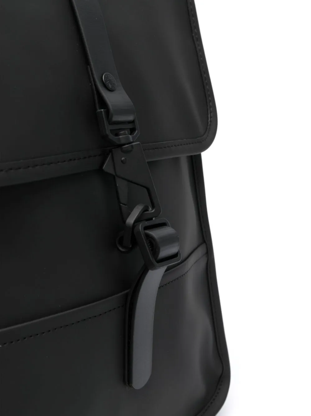 lobster-fastening flap backpack