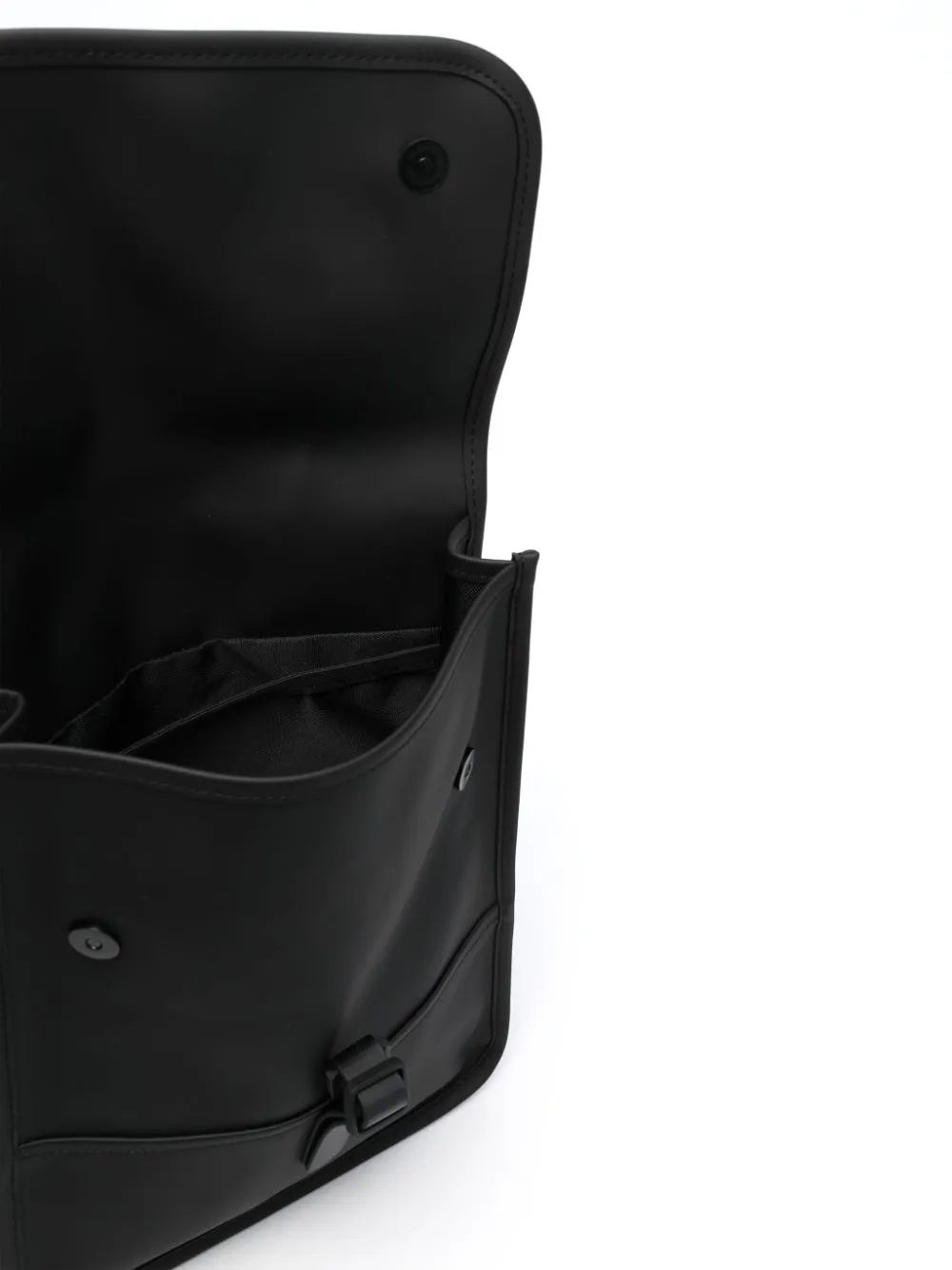 lobster-fastening flap backpack