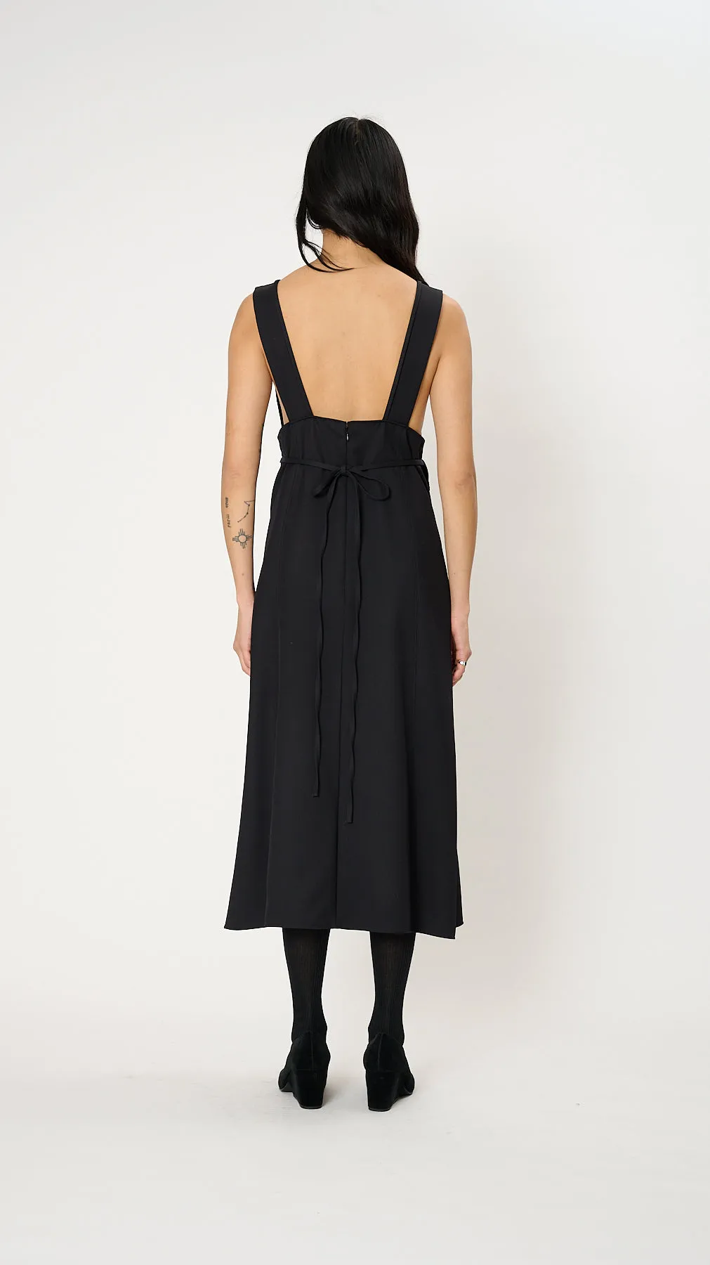 Ruffle Midi Dress in Navy Black