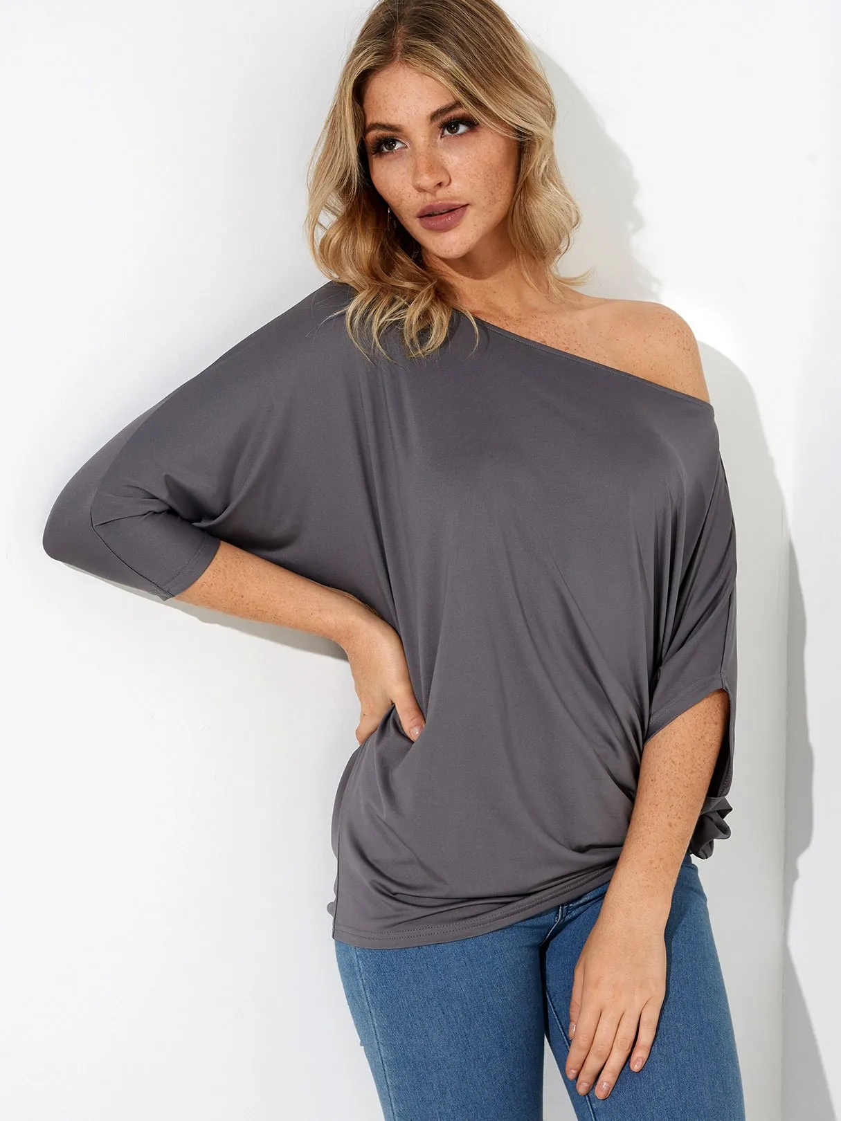 Wholesale One Shoulder Plain Pleated 3/4 Length Sleeve T-Shirts